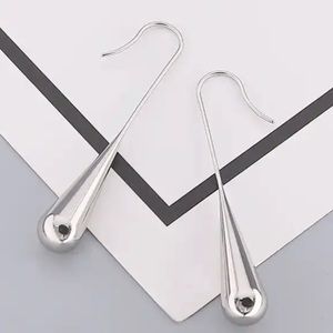 Raindrop threader earrings NWT